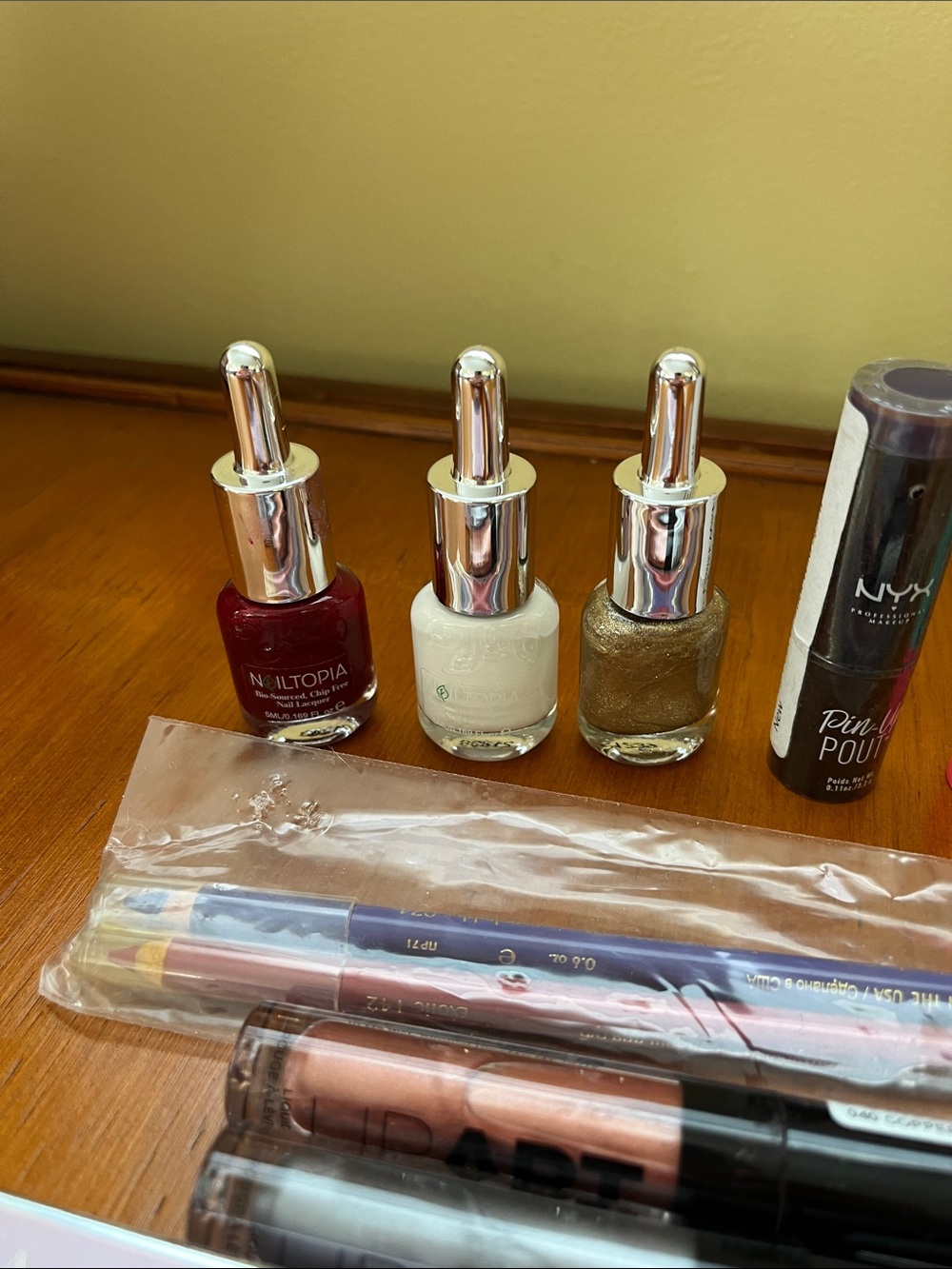 Makeup bundle - Picture 4 of 4